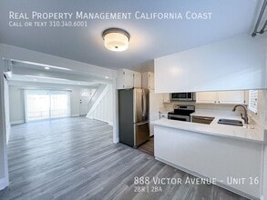 888 Victor Ave in Inglewood, CA - Foto de edificio - Building Photo