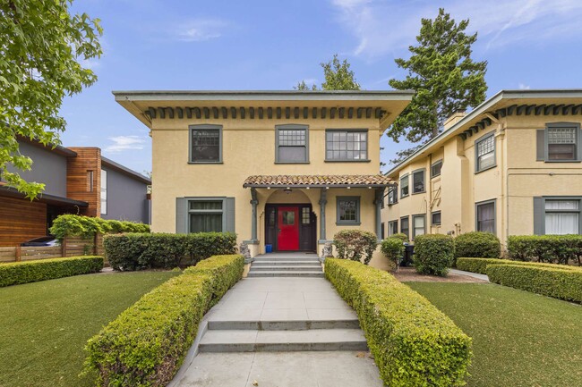 830 Cowper St in Palo Alto, CA - Foto de edificio - Building Photo