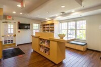 20 International Pl photo'