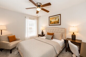 Scenic Pines Apartments in Longview, TX - Foto de edificio - Building Photo