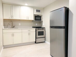 3945 S Elmgrove St in Seattle, WA - Foto de edificio - Building Photo