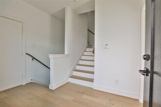 1022B W 15th 1/2 St in Houston, TX - Building Photo - Building Photo