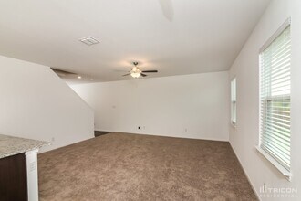 4007 Trail de Paris in New Braunfels, TX - Building Photo - Building Photo