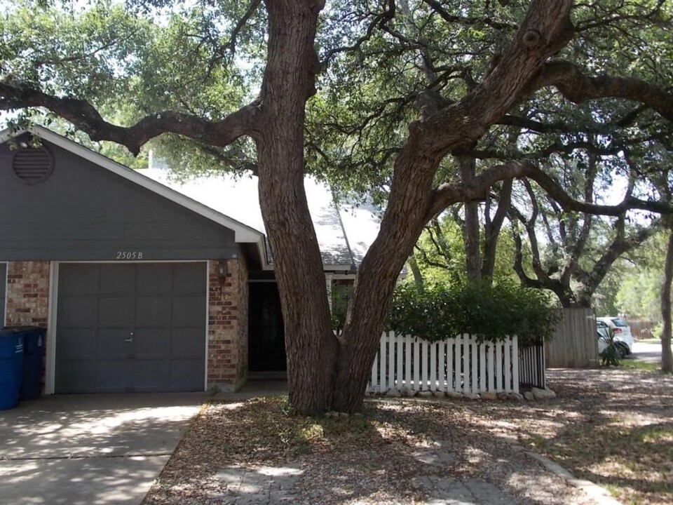 2505 Howellwood Way in Austin, TX - Building Photo