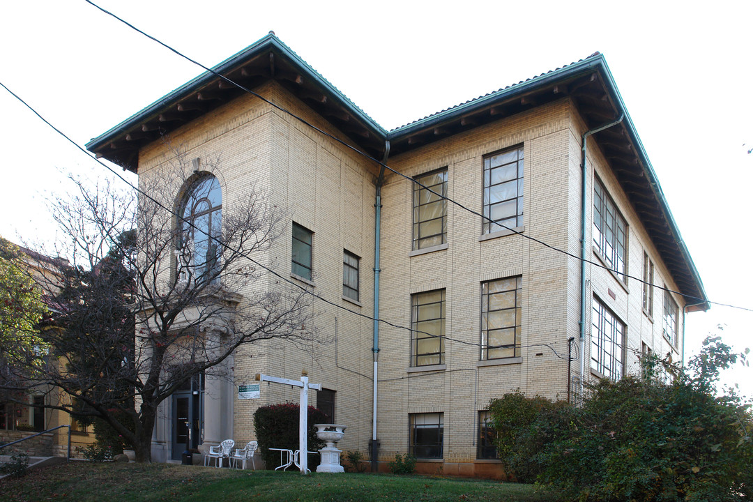 St. Brigid Senior Housing in Louisville, KY - Foto de edificio