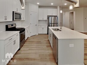 757 Riverwood Pass in Dallas, GA - Foto de edificio - Building Photo