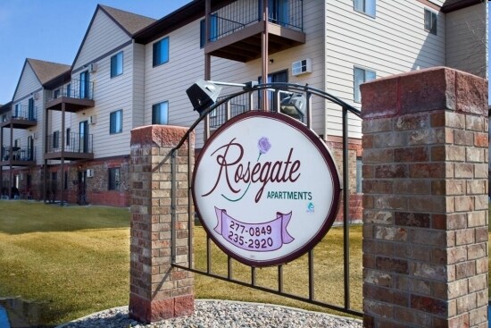 Rosegate in Fargo, ND - Foto de edificio