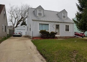 5333 N 51st Blvd in Milwaukee, WI - Building Photo