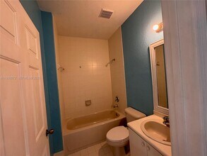 2525 SE 15th Pl in Homestead, FL - Building Photo - Building Photo