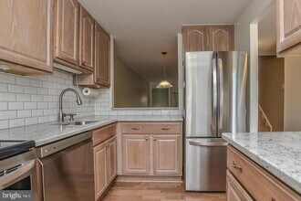 11293 Silentwood Ln in Reston, VA - Building Photo - Building Photo