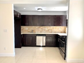 64-64 Wetherole St-Unit -3A in Queens, NY - Building Photo - Building Photo