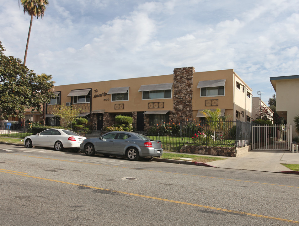 The Hobart Capri in Los Angeles, CA - Building Photo