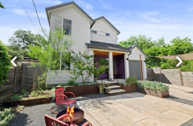 property at 2413 E 9th St