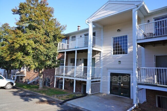 property at 830 Runnel Ct