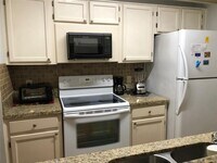 2121 Hepburn St photo'