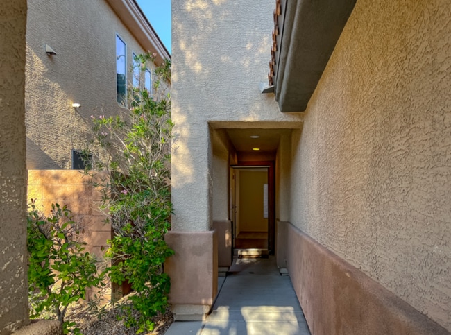 9923 Corbridge St in Las Vegas, NV - Building Photo - Building Photo
