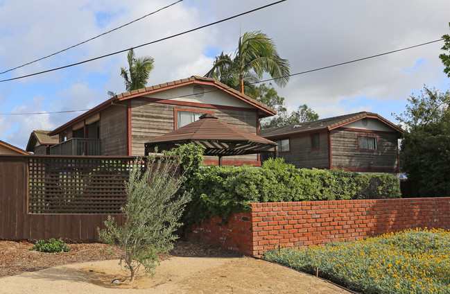 411-415 Park Way in Chula Vista, CA - Foto de edificio - Building Photo