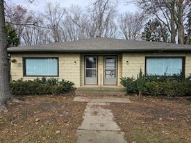 2819 Lake Rd W, Unit 2819 Lake Road West in Ashtabula, OH - Building Photo