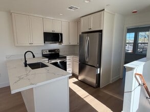 4740 3rd St in Rocklin, CA - Foto de edificio - Building Photo