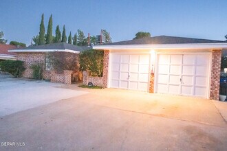 11416 Lake Ozarks Dr in El Paso, TX - Building Photo - Building Photo