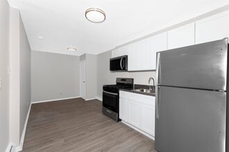 423 Avenue C in Bayonne, NJ - Building Photo - Building Photo