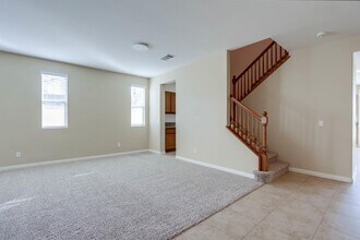 1059 Vista Pointe Blvd in Oceanside, CA - Building Photo - Building Photo