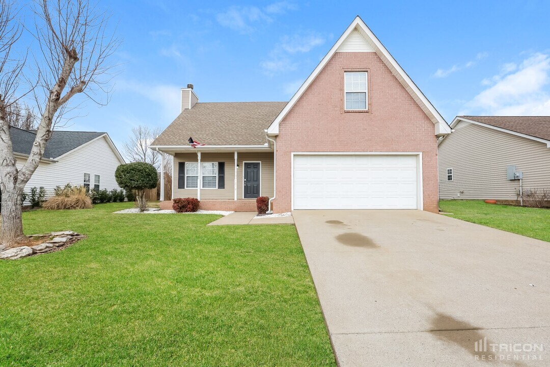 1218 Melvin Dr in Murfreesboro, TN - Building Photo