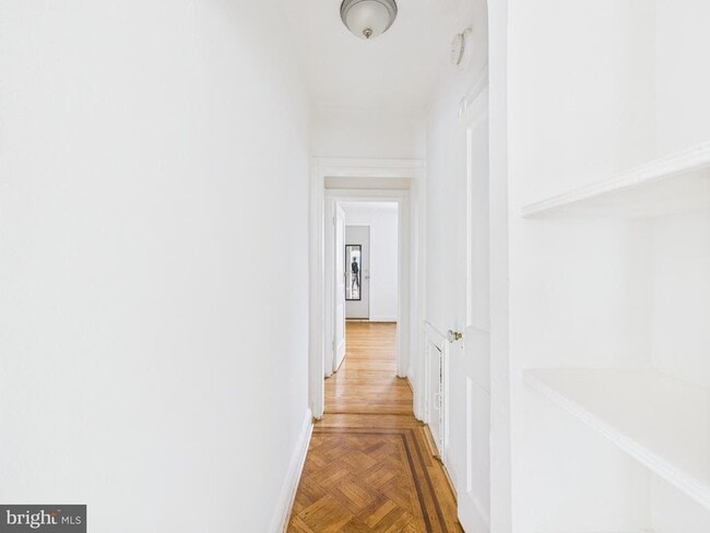 205 E 33rd St in Baltimore, MD - Building Photo - Building Photo