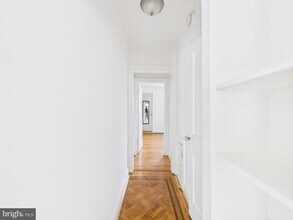 205 E 33rd St in Baltimore, MD - Building Photo - Building Photo