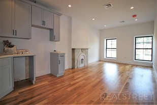 436 Pulaski Street in Brooklyn, NY - Building Photo - Floor Plan