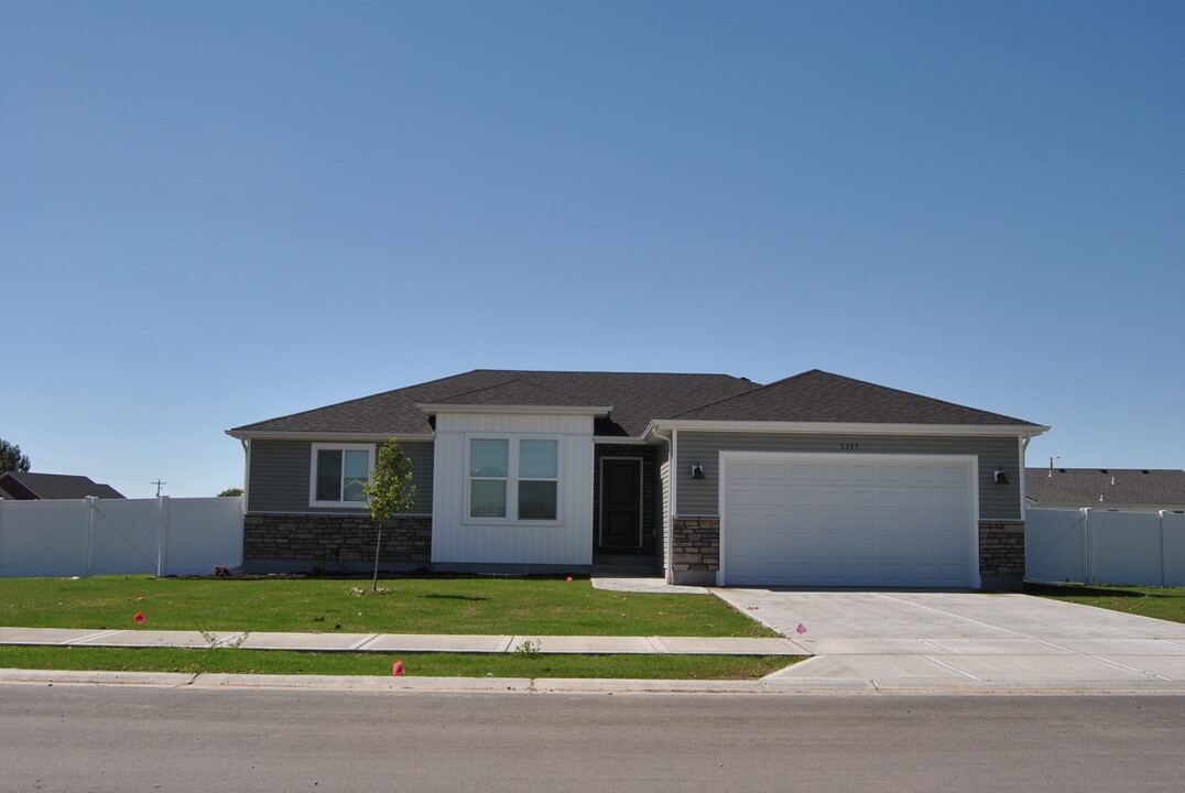 3397 Ola Vista Ave in Idaho Falls, ID - Building Photo