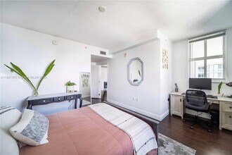 1250 S Miami Ave, Unit 2201 in Miami, FL - Building Photo - Building Photo