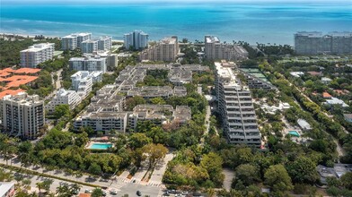 151 Crandon Blvd, Unit 1034 in Miami, FL - Foto de edificio - Building Photo