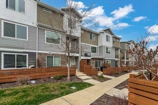 3677 Golden Sky Ln in South Jordan, UT - Building Photo