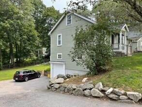 13 Lakeview Rd in Wayland, MA - Building Photo - Building Photo