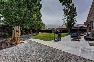 1000 Red Bud Ct in Fruita, CO - Foto de edificio - Building Photo