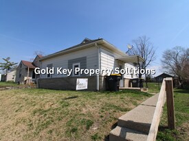 2324 Chase St in Anderson, IN - Building Photo