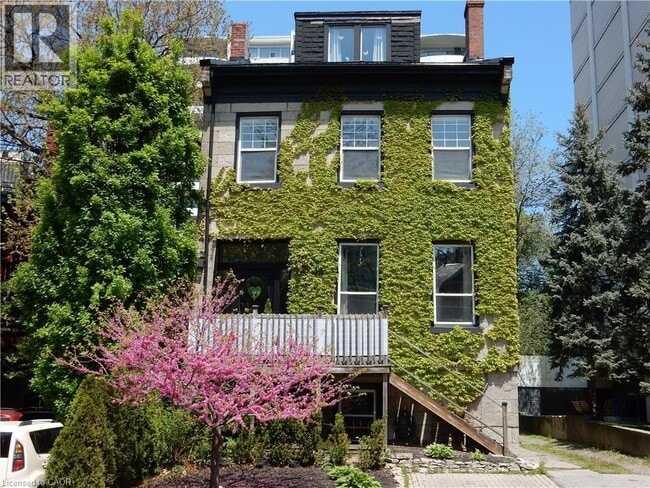 property at 98 Duke St