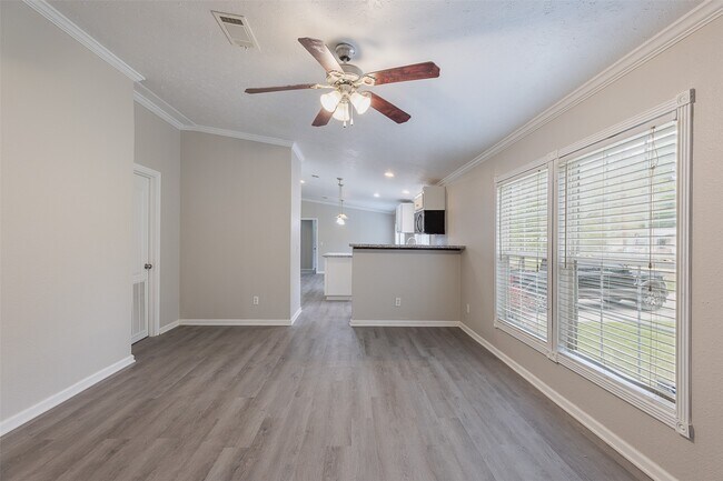 1520 W Creek Dr in Conroe, TX - Building Photo - Building Photo