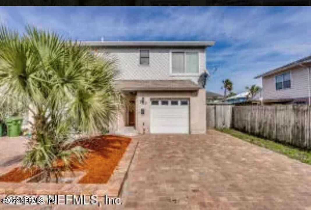757 2nd St S in Jacksonville Beach, FL - Building Photo