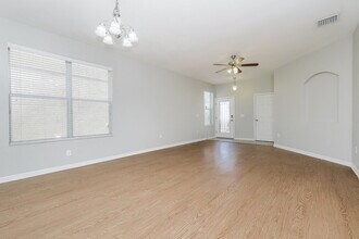 1031 Windton Oak Dr in Ruskin, FL - Building Photo - Building Photo