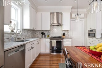51 8th St, Unit 1 in Cambridge, MA - Building Photo - Building Photo