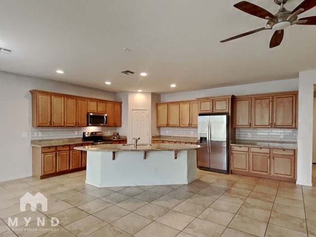 2816 E Russell St in Mesa, AZ - Foto de edificio - Building Photo