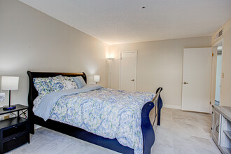 5400 La Moya Ave, Unit TOWNHOUSE  FURNISHED in Jacksonville, FL - Building Photo - Building Photo