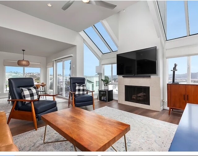 319 Longden Ln in Solana Beach, CA - Building Photo
