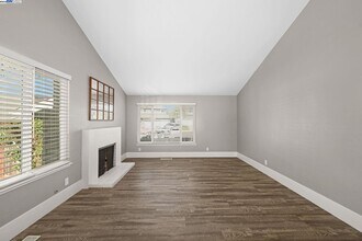 2270 Bromfield Ct in Walnut Creek, CA - Building Photo - Building Photo