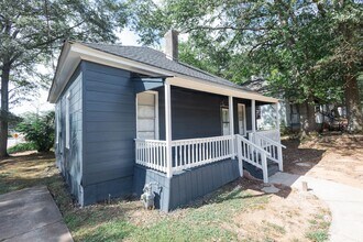 1002 W Broad St in Griffin, GA - Building Photo - Building Photo