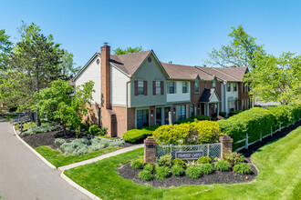 Brandy Oaks Condominiums in Columbus, OH - Foto de edificio - Building Photo