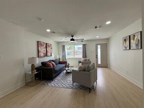 2110 Garvey Dr in Pasadena, TX - Building Photo - Building Photo