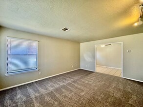 240 Barrett Pl in Edmond, OK - Building Photo - Building Photo